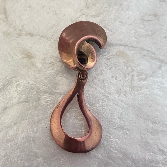 Vintage Oscar De La Renta Signed Clip Earrings Rose gold tone - Picture 3 of 10